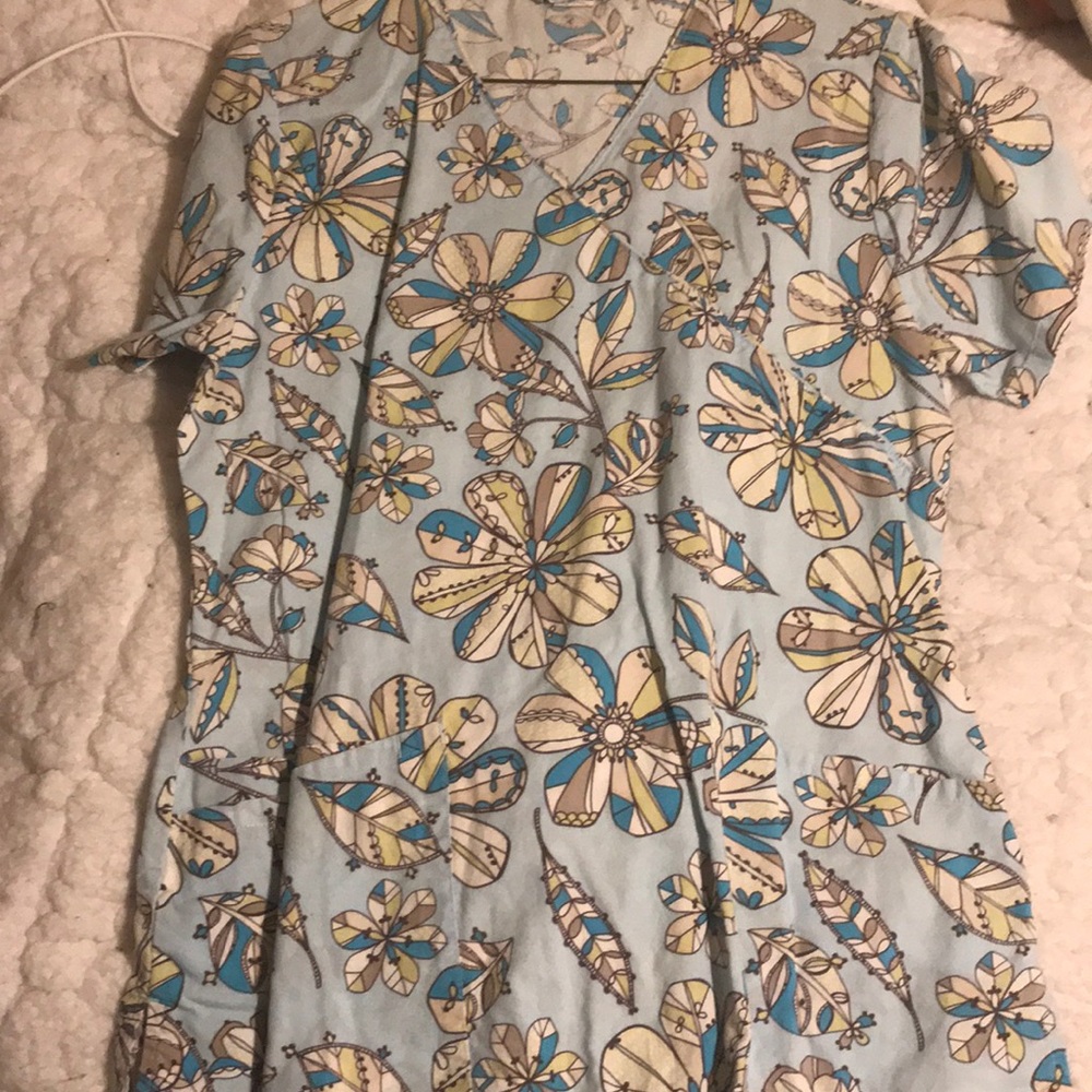 Nice scrub top made by scrub elements